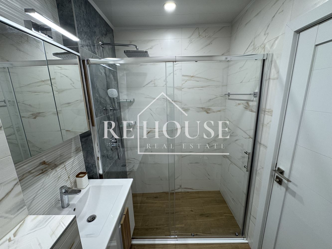 ЧИСТО НОВ ДВУСТАЕН АПАРТАМЕНТ - 0