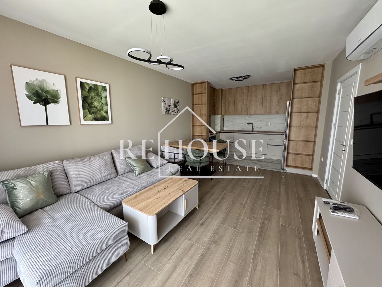 ЧИСТО НОВ ДВУСТАЕН АПАРТАМЕНТ - 0