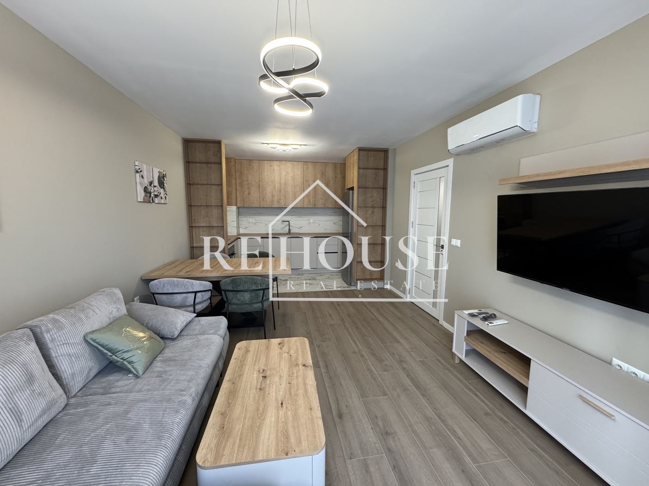 ЧИСТО НОВ ДВУСТАЕН АПАРТАМЕНТ - 0