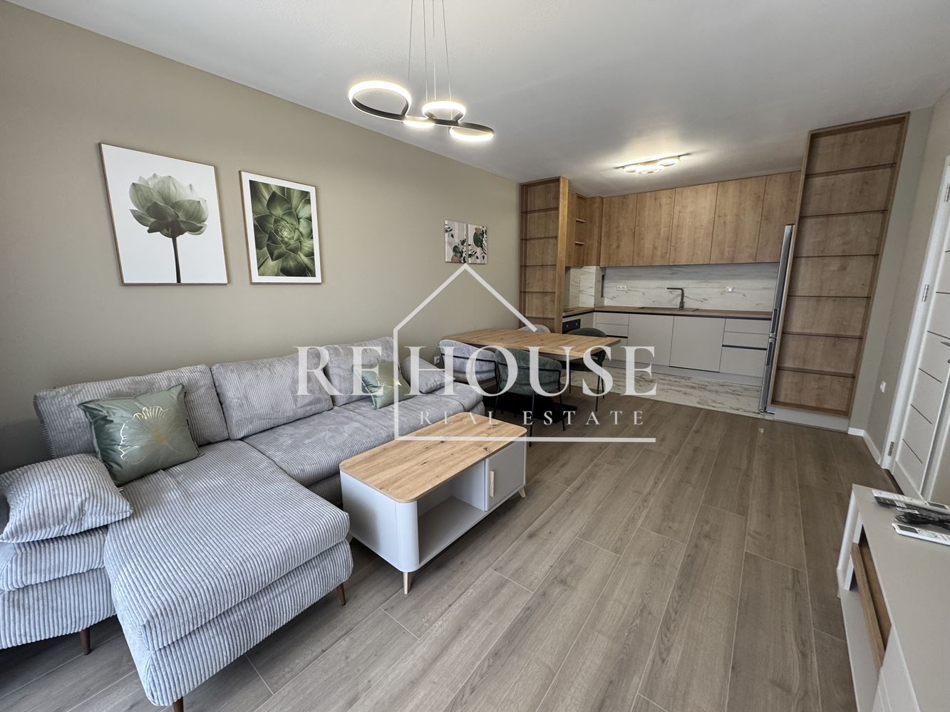 ЧИСТО НОВ ДВУСТАЕН АПАРТАМЕНТ - 0