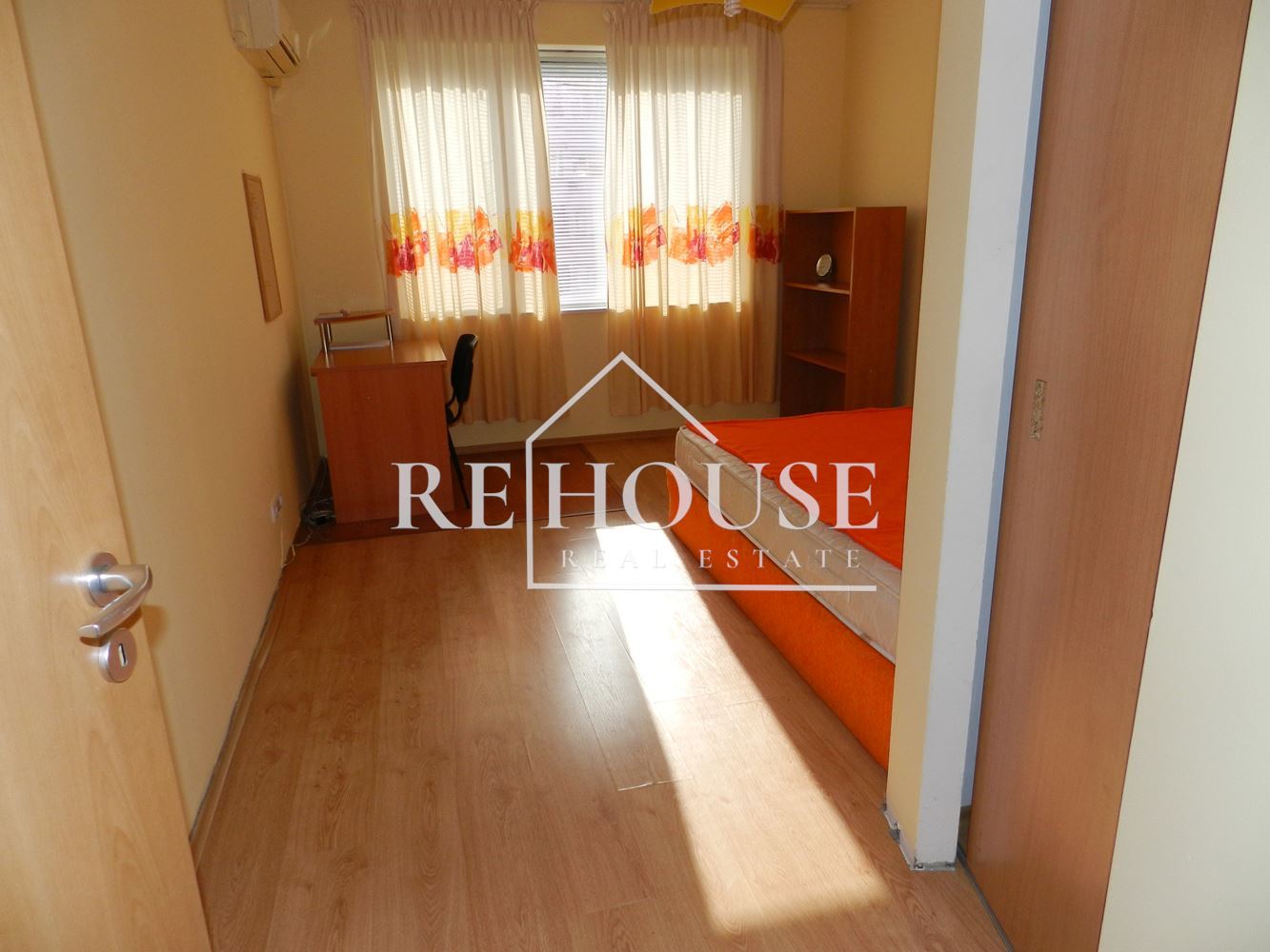 ДВУСТАЕН ОБЗАВЕДЕН АПАРТАМЕНТ В КВ.ЛЕВСКИ - 0