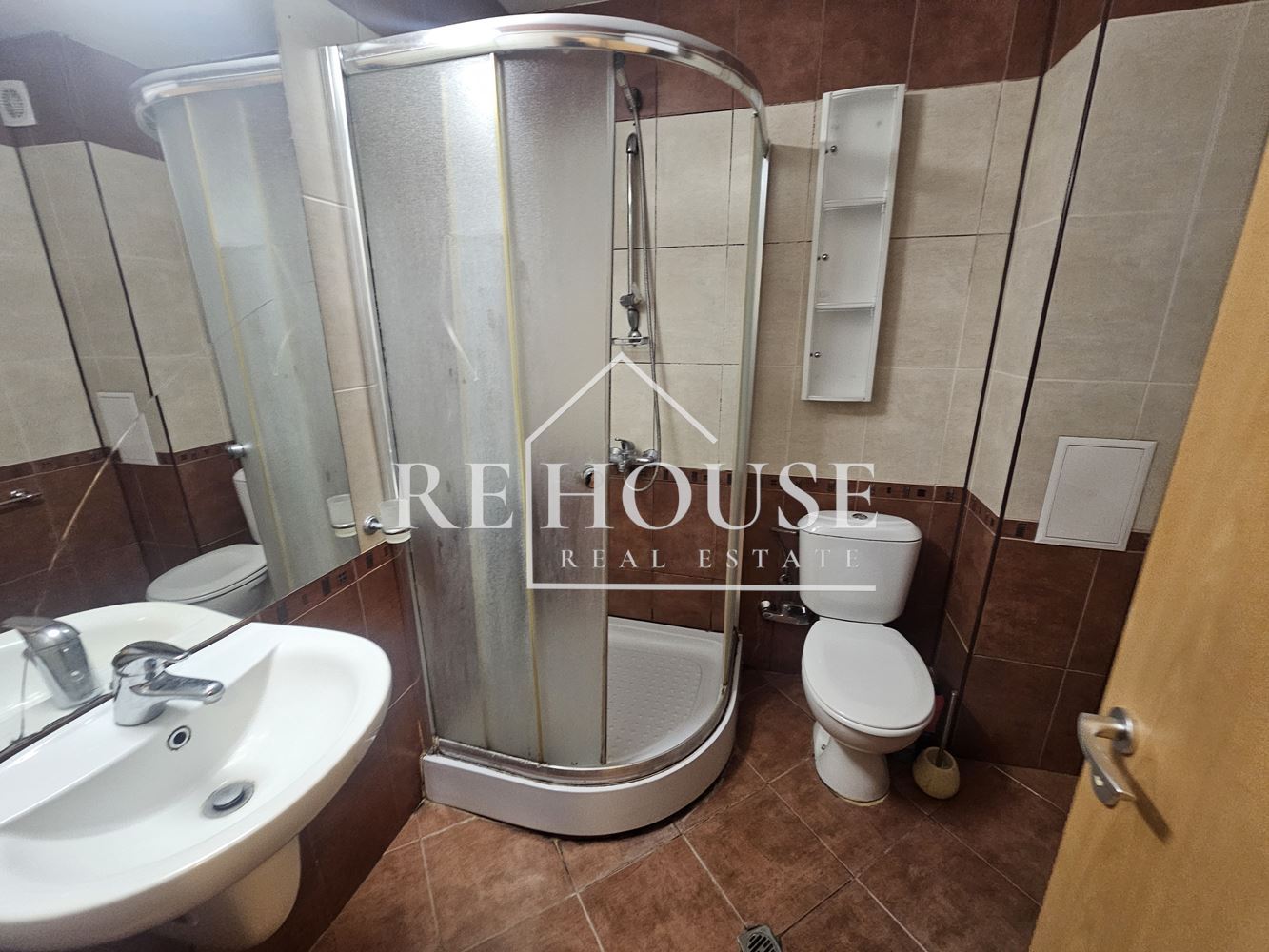 ДВУСТАЕН ОБЗАВЕДЕН АПАРТАМЕНТ В КВ.ЛЕВСКИ - 0