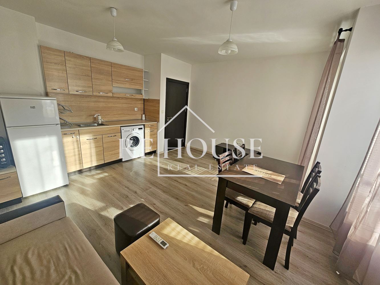 ДВУСТАЕН АПАРТАМЕНТ В РАЙОНА НА КВ.ПОБЕДА - 0