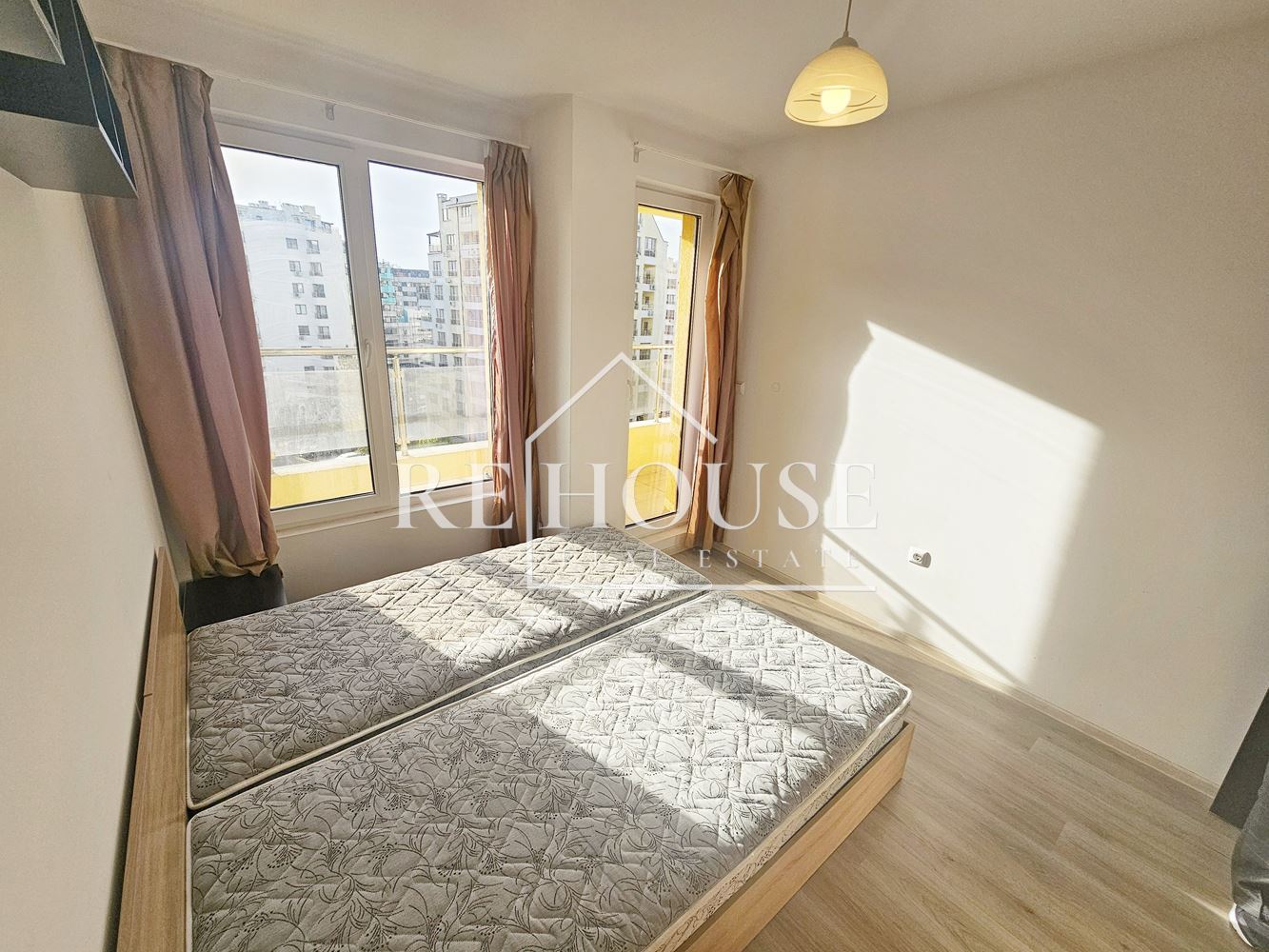 ДВУСТАЕН АПАРТАМЕНТ В РАЙОНА НА КВ.ПОБЕДА - 0