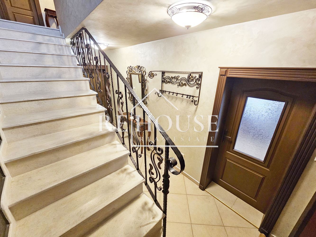 Къща - Варна, м-т Траката - 0