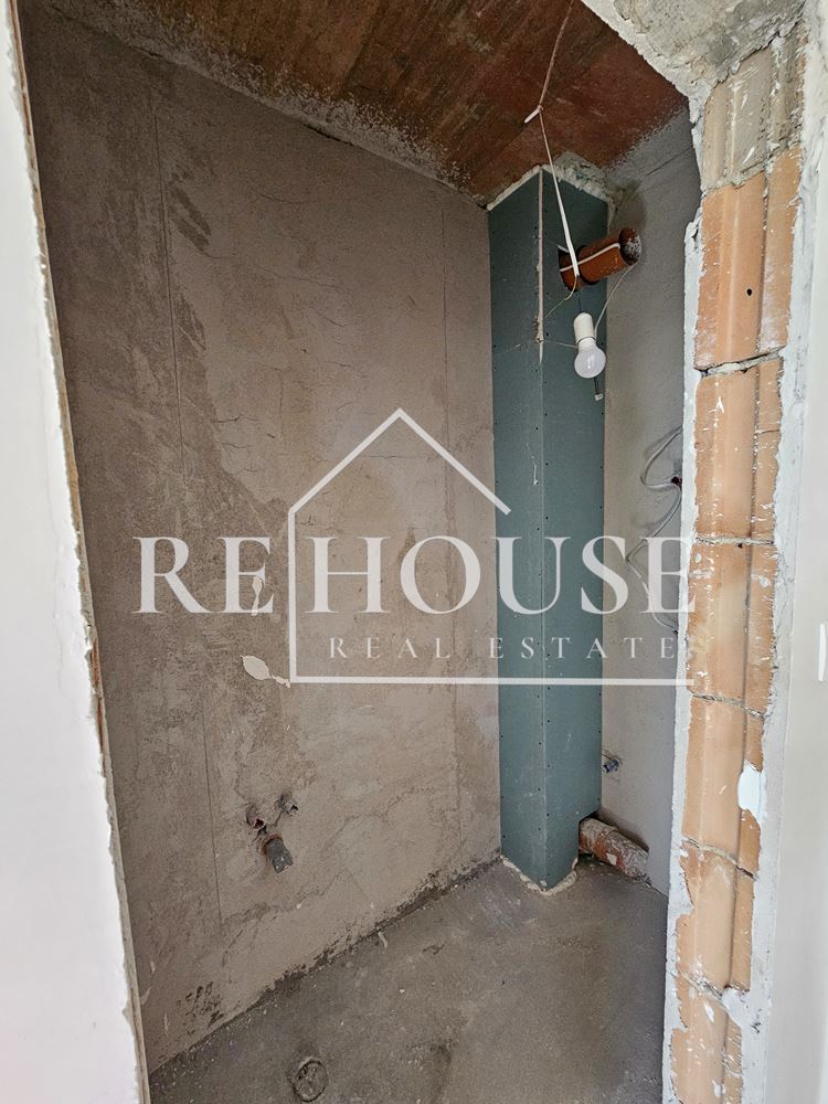 Тристаен апартамент в новострояща се жилищна сграда в района на Базар Левски - 0