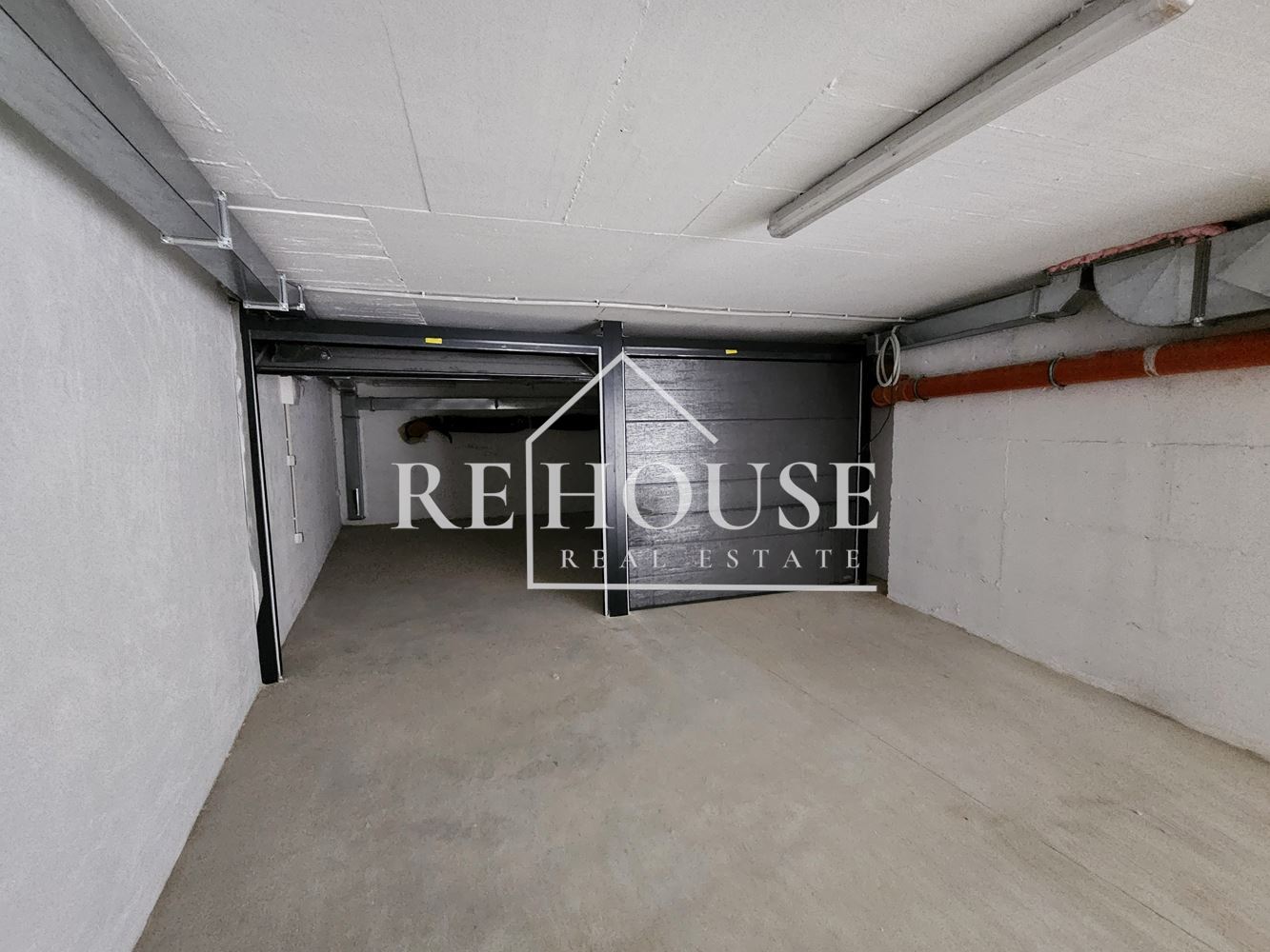 Тристаен апартамент в новострояща се жилищна сграда в района на Базар Левски - 0