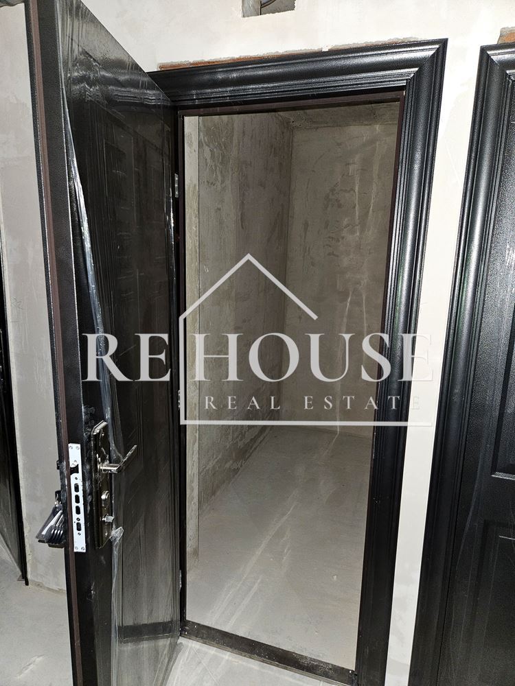 Тристаен апартамент в новострояща се жилищна сграда в района на Базар Левски - 0