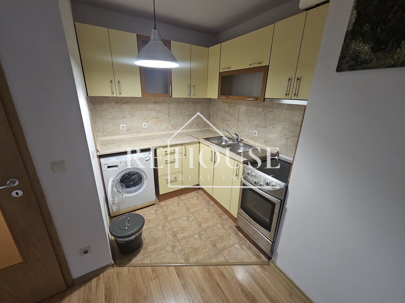 ДВУСТАЕН ОБЗАВЕДЕН АПАРТАМЕНТ В КВ.ЛЕВСКИ - 0