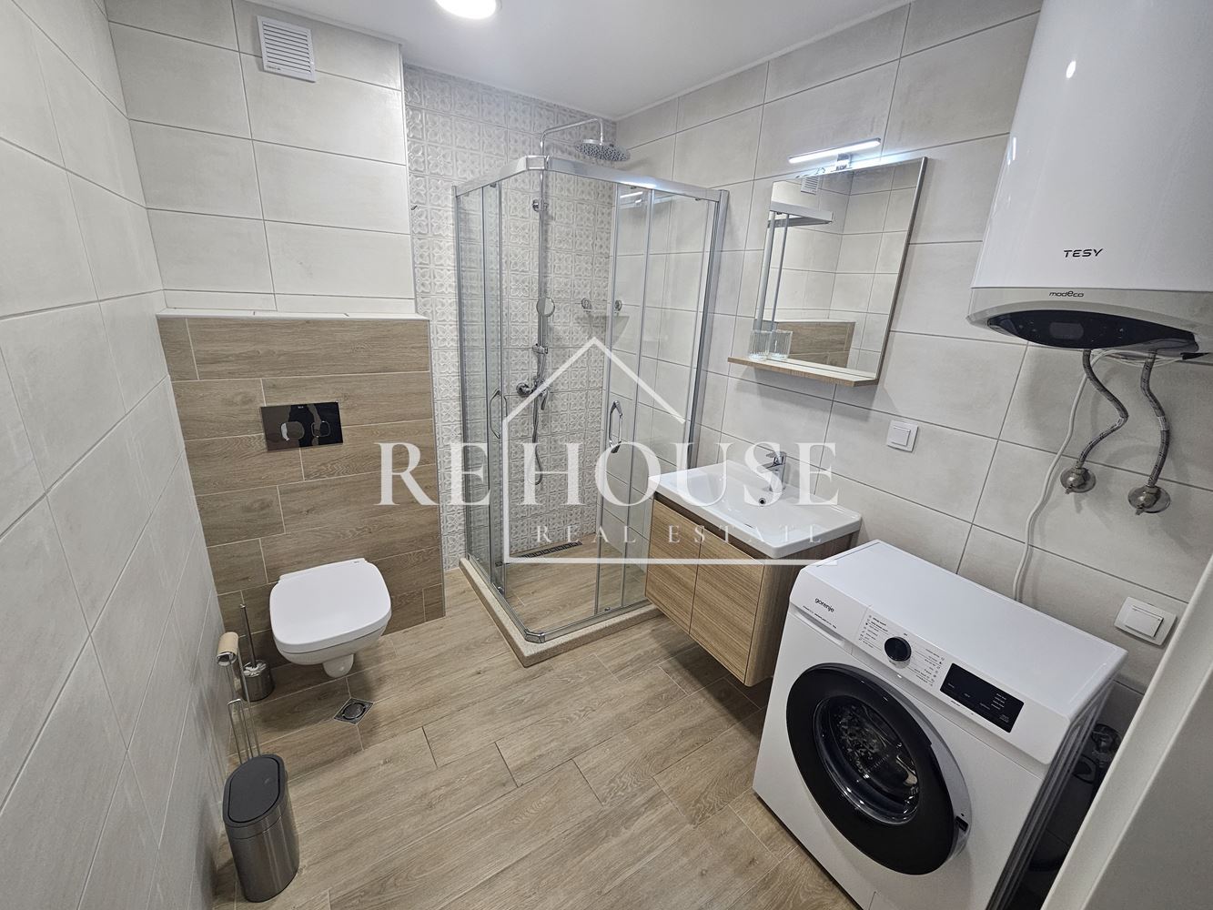 ДВУСТАЕН НАПЪЛНО ОБЗАВЕДЕН ТОП ЦЕНТЪР ДО ХОТЕЛ ГРАФИТИ - 0