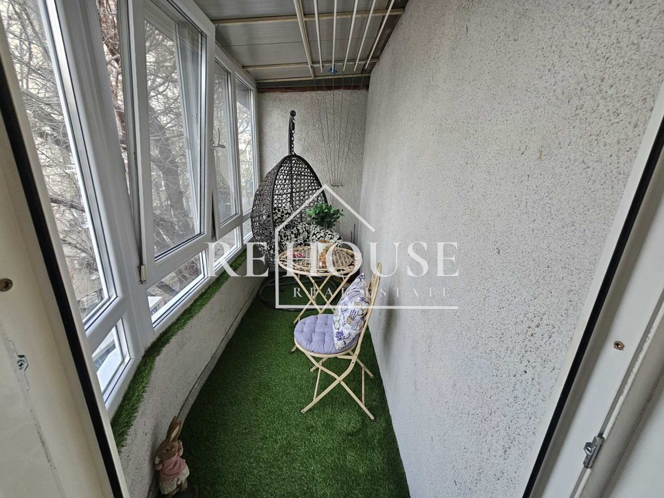 ТРИСТАЕН НАПЪЛНО ОБЗАВЕДЕН АПАРТАМЕНТ В РАЙОНА НА ЛК ТРАКИЯ - 0