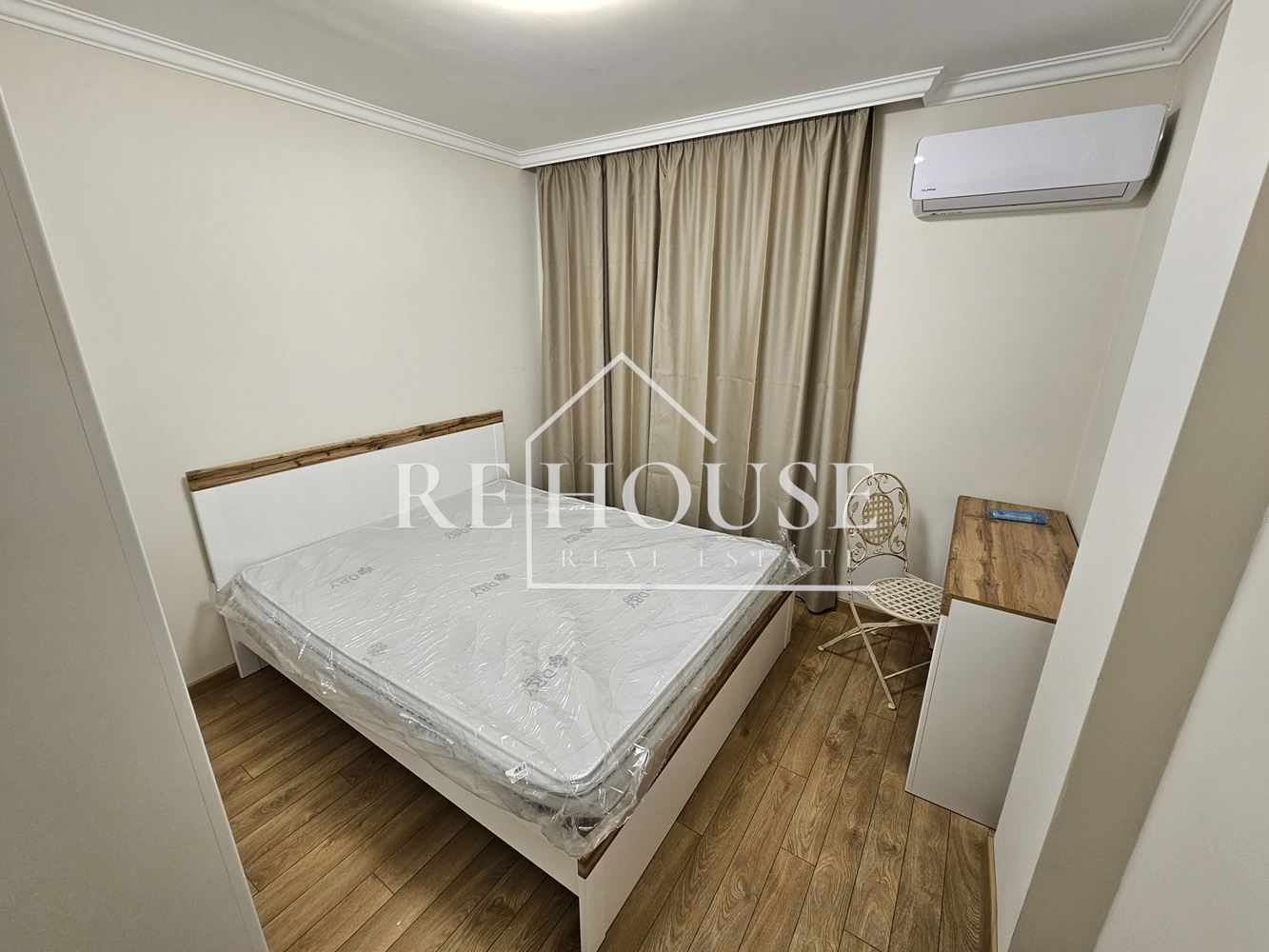 ТРИСТАЕН НАПЪЛНО ОБЗАВЕДЕН АПАРТАМЕНТ В РАЙОНА НА ЛК ТРАКИЯ - 0