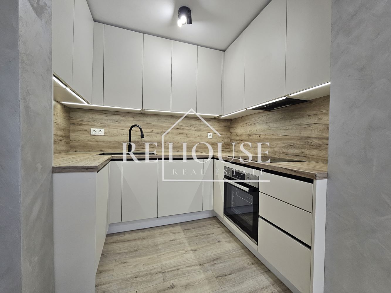 ТРИСТАЕН АПАРТАМЕНТ В РАЙОНА НА ЛК ТРАКИЯ - 0