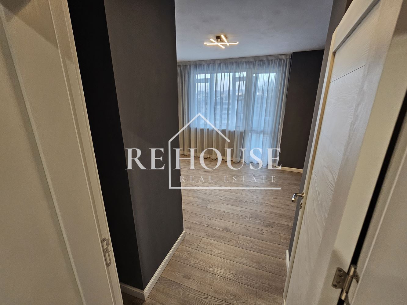 ТРИСТАЕН АПАРТАМЕНТ В РАЙОНА НА ЛК ТРАКИЯ - 0