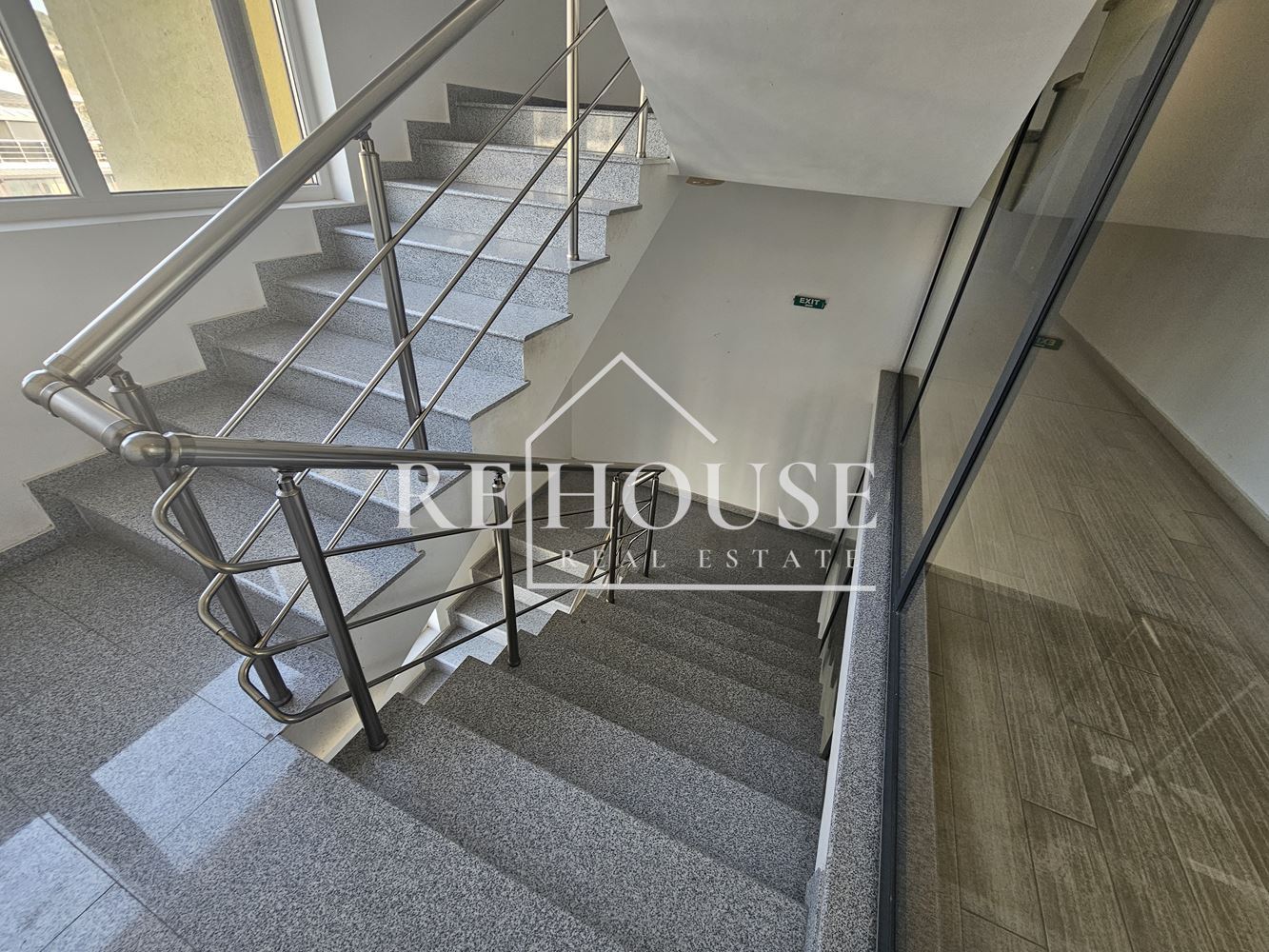 ДВУСТАЕН АПАРТАМЕНТ В РАЙОНА НА КВ.ПОБЕДА - 0