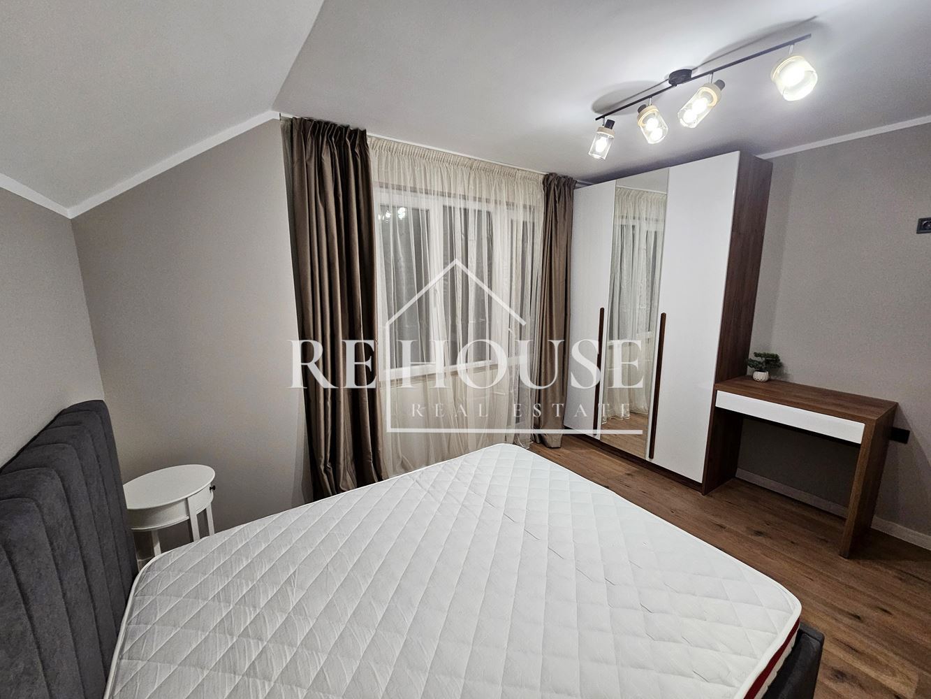 3-стаен - Варна, Окръжна болница - 0