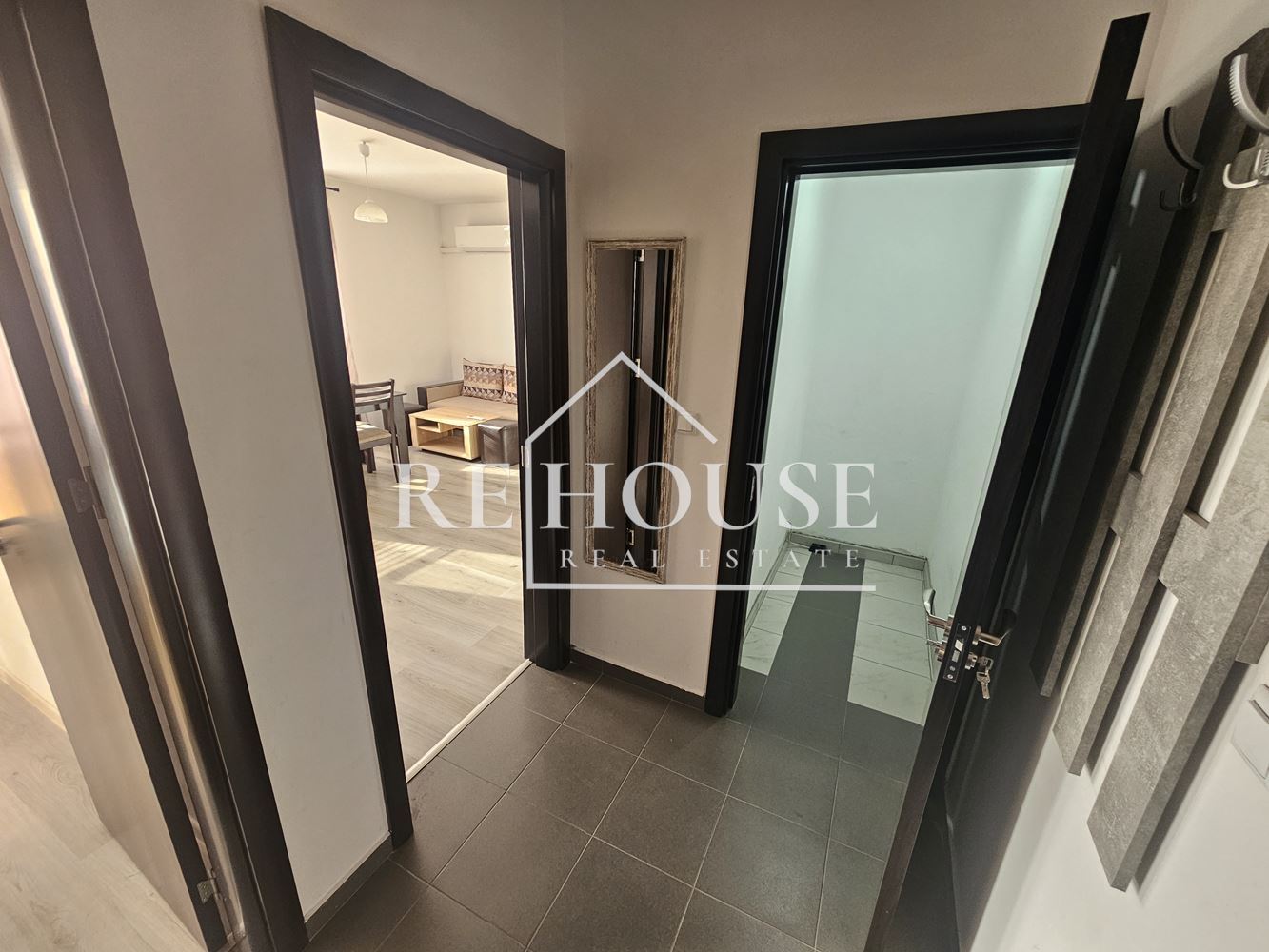 ДВУСТАЕН АПАРТАМЕНТ В РАЙОНА НА КВ.ПОБЕДА - 0