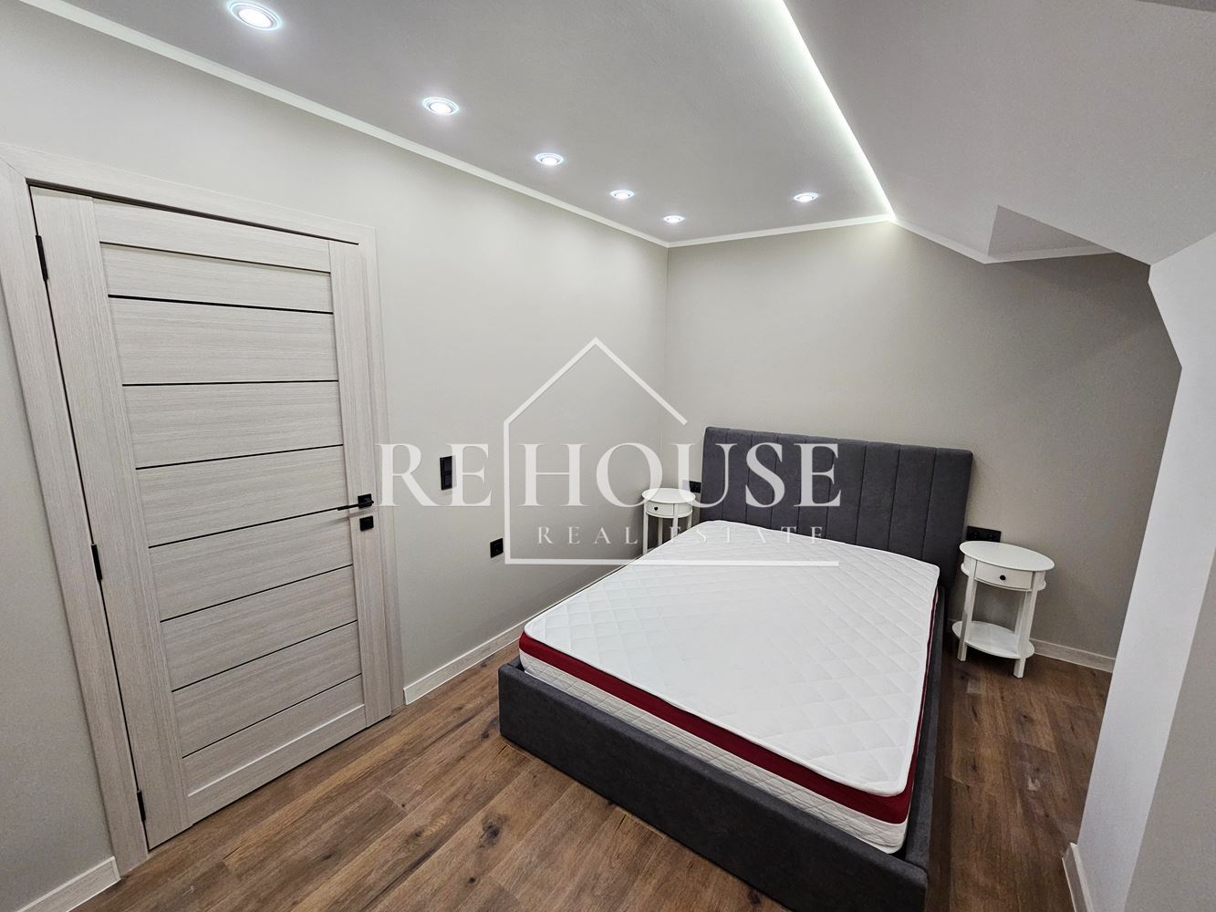 3-стаен - Варна, Окръжна болница - 0