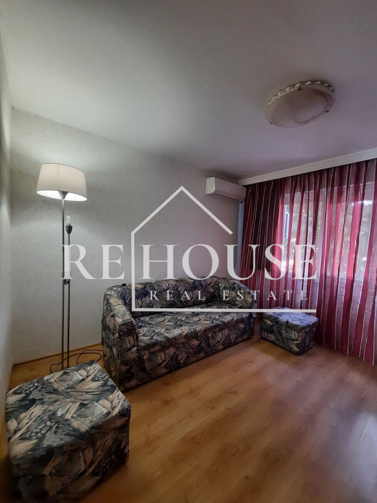 Четиристаен просторен апартамент в кв. Младост - 0