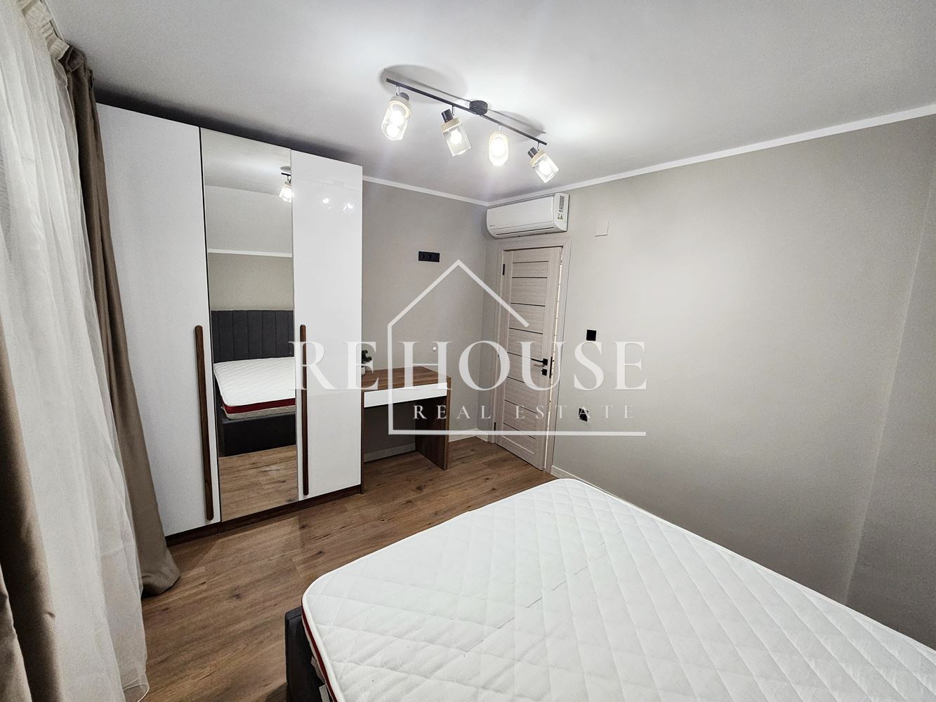 3-стаен - Варна, Окръжна болница - 0