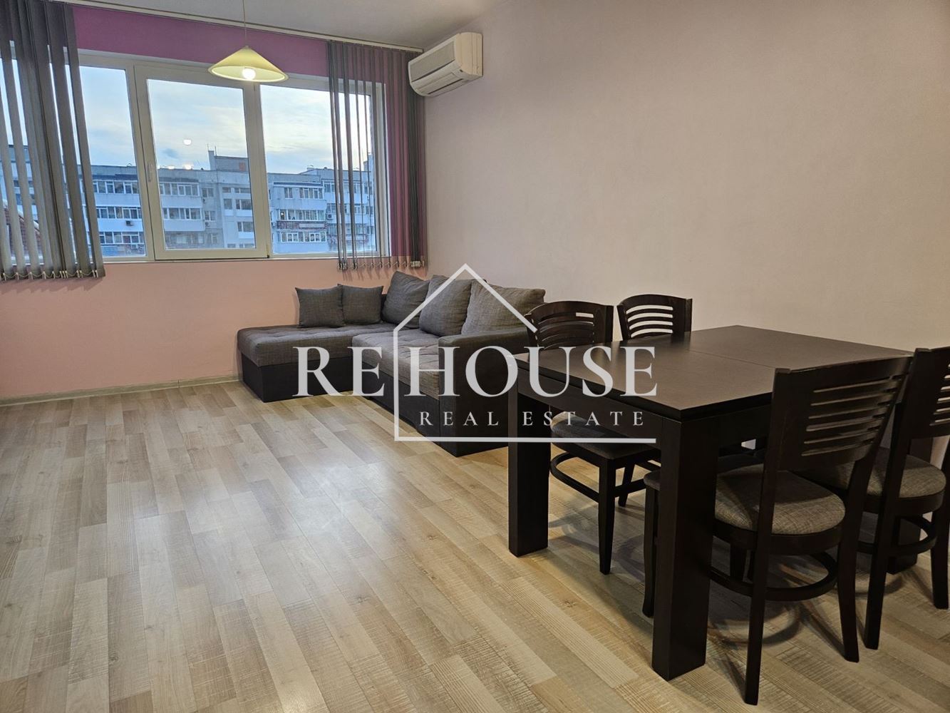 Двустаен апартамент в кв.Възраждане - 0