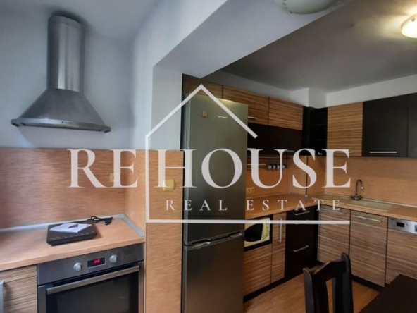 Четиристаен просторен апартамент в кв. Младост - 0