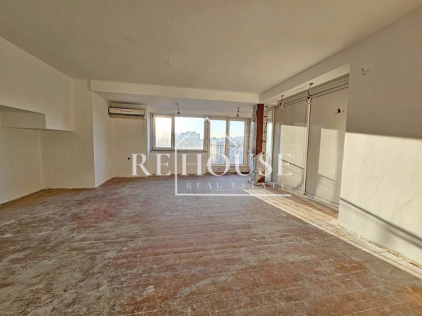 Тристаен апартамент с ТОП ЛОКАЦИЯ - РАЙОНА НА ВИНС И СПОРТНА ЗАЛА - 0