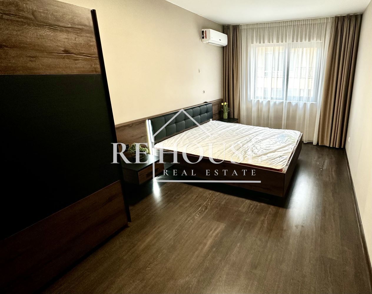 ТРИСТАЕН НОВ НАПЪЛНО ОБЗАВЕДЕН АПАРТАМЕНТ В РАЙОНА НА КАТЕДРАЛАТА И ЦЕНТРАЛНА ПОЩА - 0