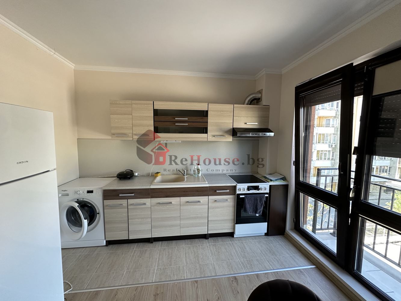 ДВУСТАЕН НАПЪЛНО ОБЗАВЕДЕН АПАРТАМЕНТ В РАЙОНА НА КВ.ПОБЕДА - 0