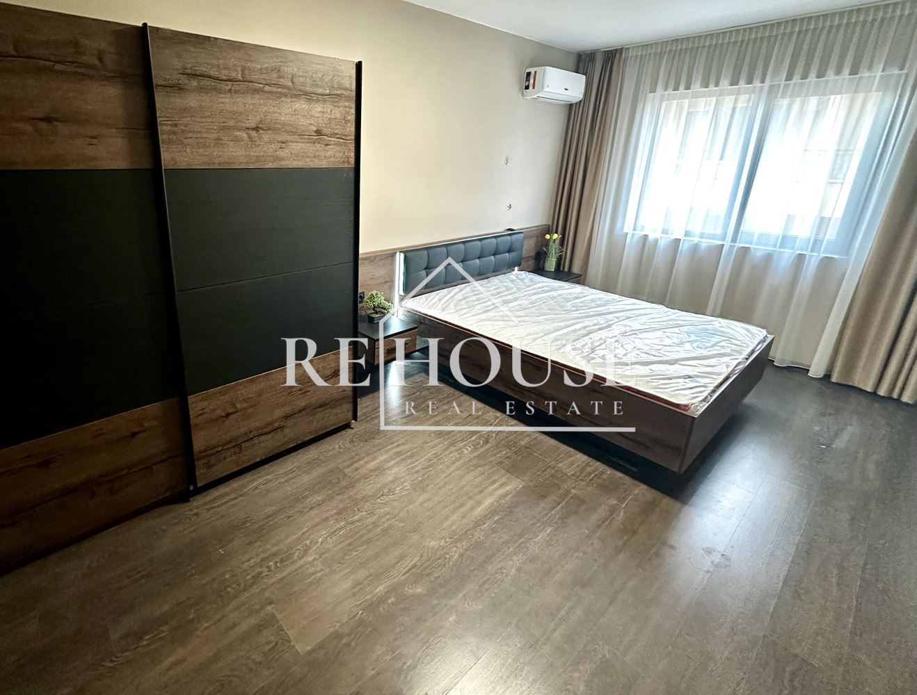 ТРИСТАЕН НОВ НАПЪЛНО ОБЗАВЕДЕН АПАРТАМЕНТ В РАЙОНА НА КАТЕДРАЛАТА И ЦЕНТРАЛНА ПОЩА - 0