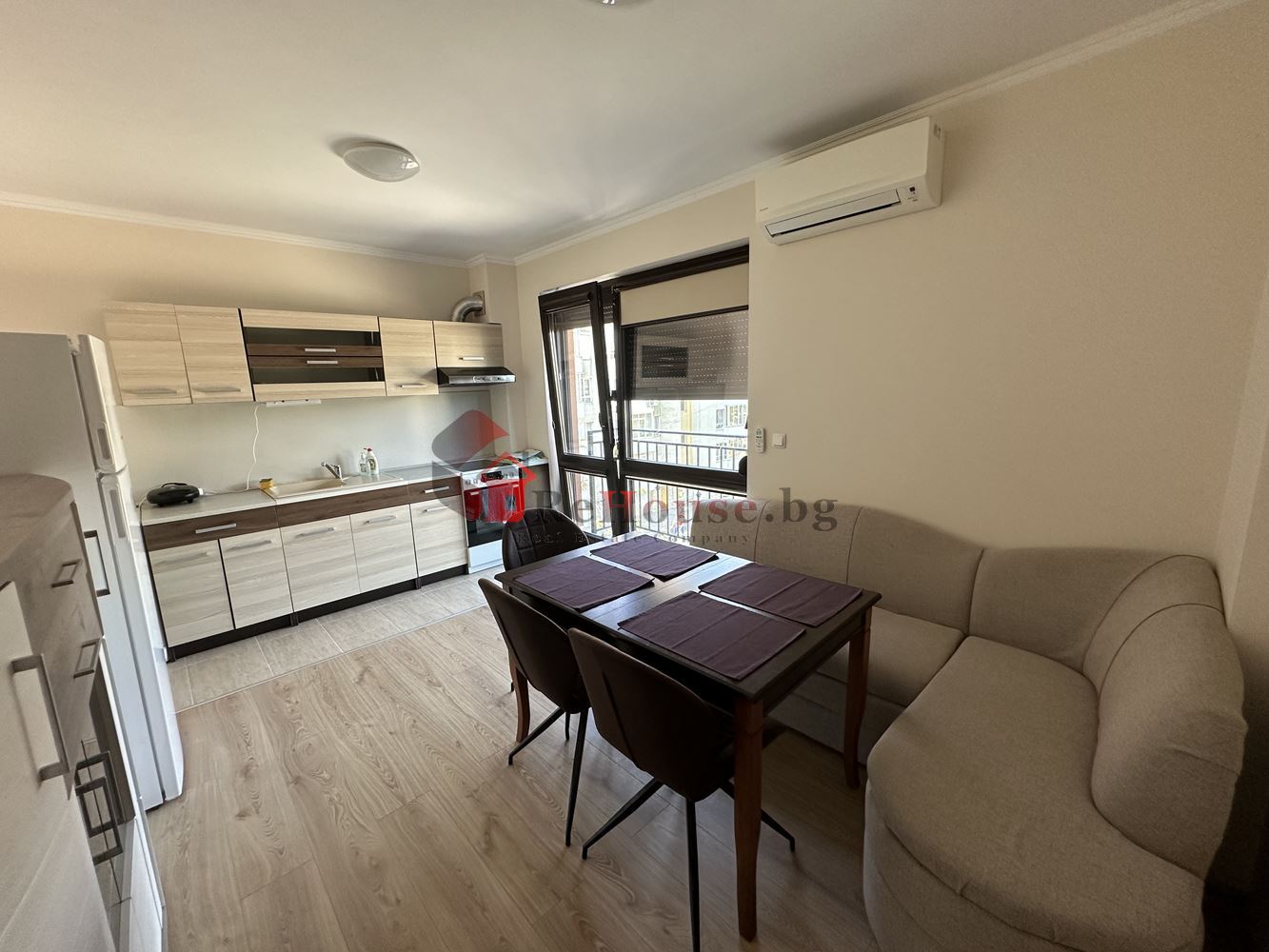 ДВУСТАЕН НАПЪЛНО ОБЗАВЕДЕН АПАРТАМЕНТ В РАЙОНА НА КВ.ПОБЕДА - 0