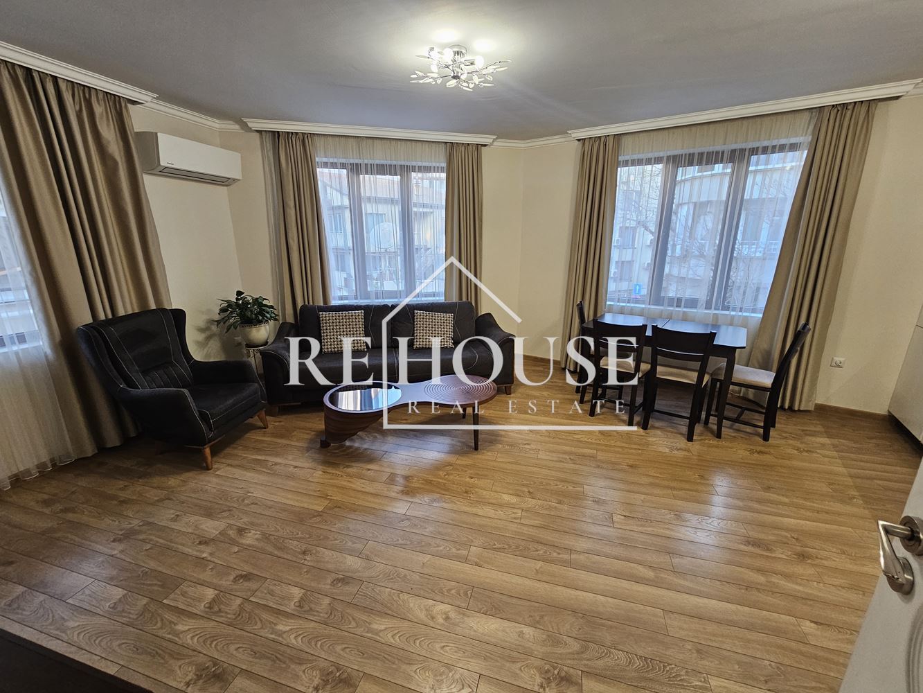 ТРИСТАЕН НАПЪЛНО ОБЗАВЕДЕН АПАРТАМЕНТ В РАЙОНА НА ЛК ТРАКИЯ - 0