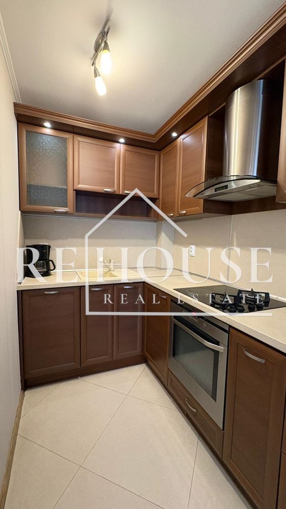 ТРИСТАЕН ОБЗАВЕДЕН АПАРТАМЕНТ В РАЙОНА НА ЛК ТРАКИЯ ДО ДЕНТАЛНИЯ ФАКУЛТЕТ - 0