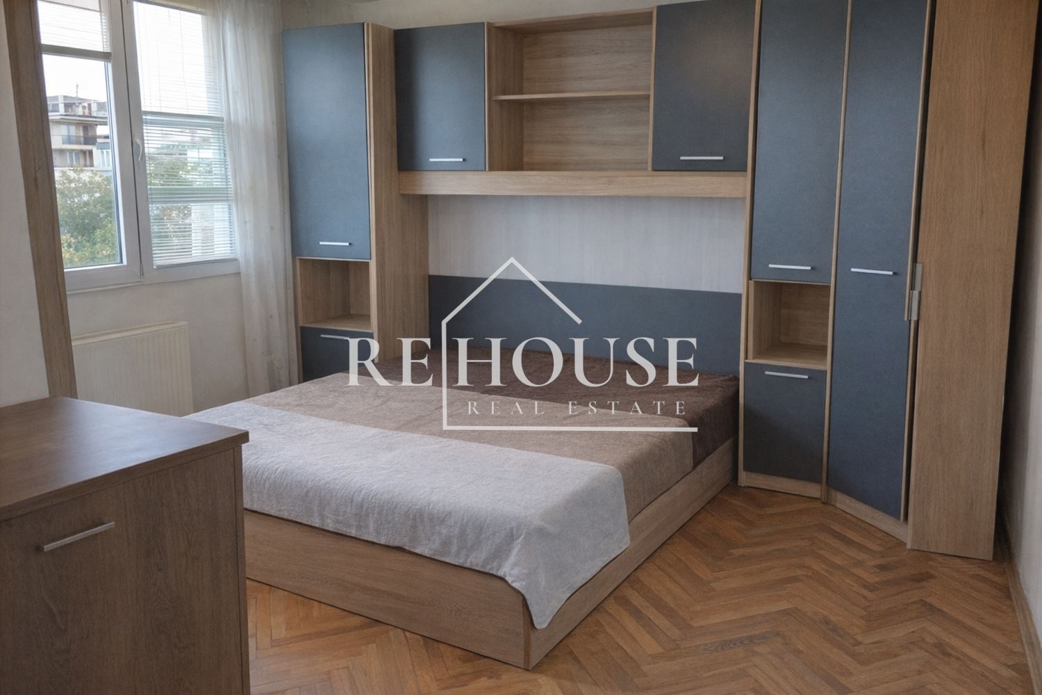 ТРИСТАЕН ОБЗАВЕДЕН АПАРТАМЕНТ В КВ.ЛЕВСКИ - 0