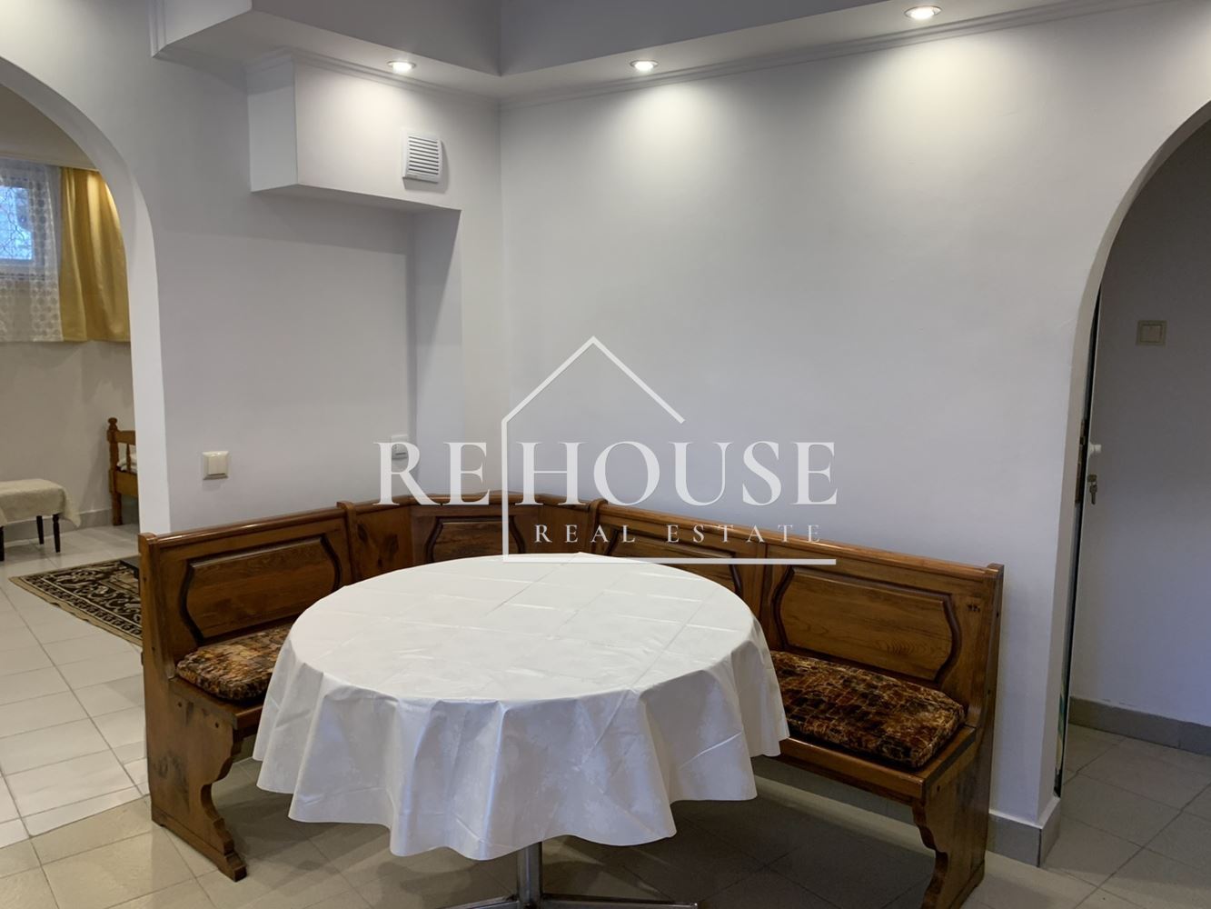 НАПЪЛНО ОБЗАВЕДЕН АПАРТАМЕНТ В РАЙОНА НА ГРЪЦКА МАХАЛА - 0