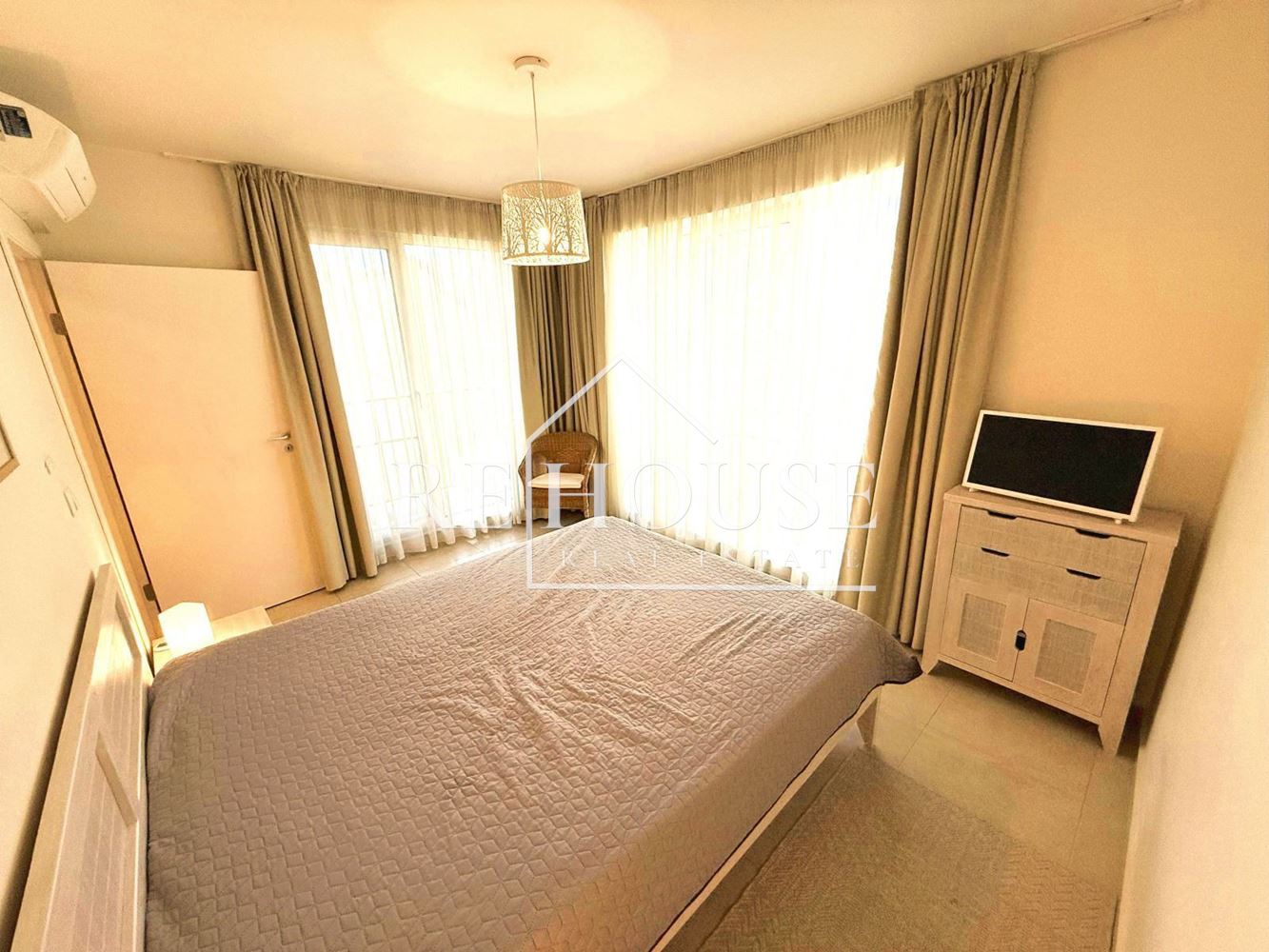 ДВУСТАЕН НАПЪЛНО ОБЗАВЕДЕН АПАРТАМЕНТ ИДЕАЛЕН ЦЕНТЪР - 0