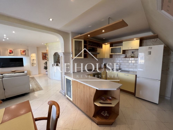 ТРИСТАЕН НАПЪЛНО ОБЗАВЕДЕН АПАРТАМЕНТ В РАЙОНА НА ОПЕРАТА - 0