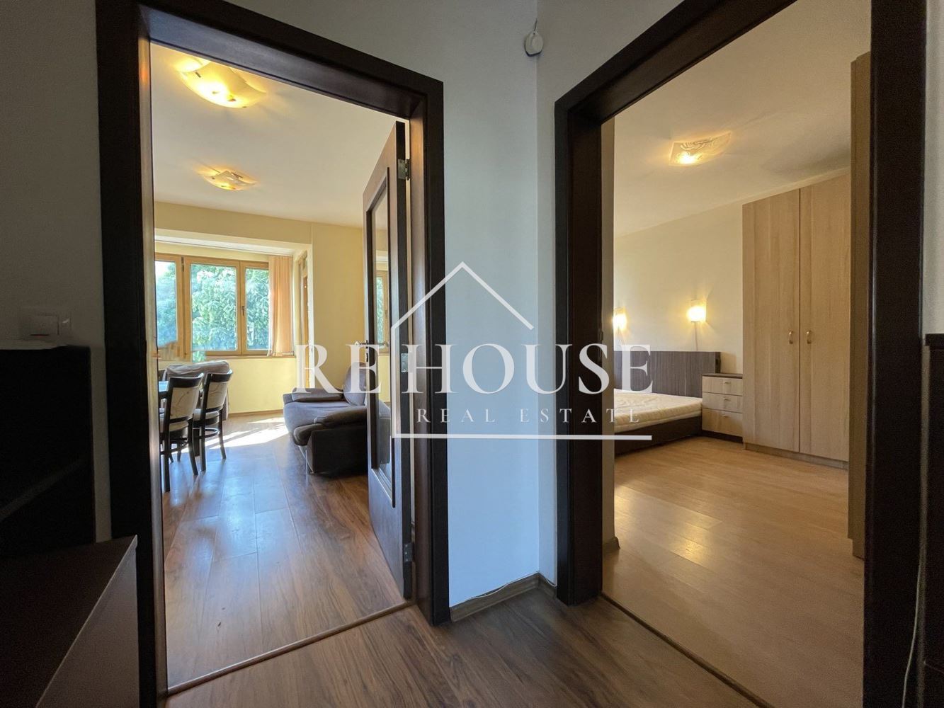 ТРИСТАЕН НАПЪЛНО ОБЗАВЕДЕН АПАРТАМЕНТ В РАЙОНА НА ОКРЪЖНА БОЛНИЦА - 0