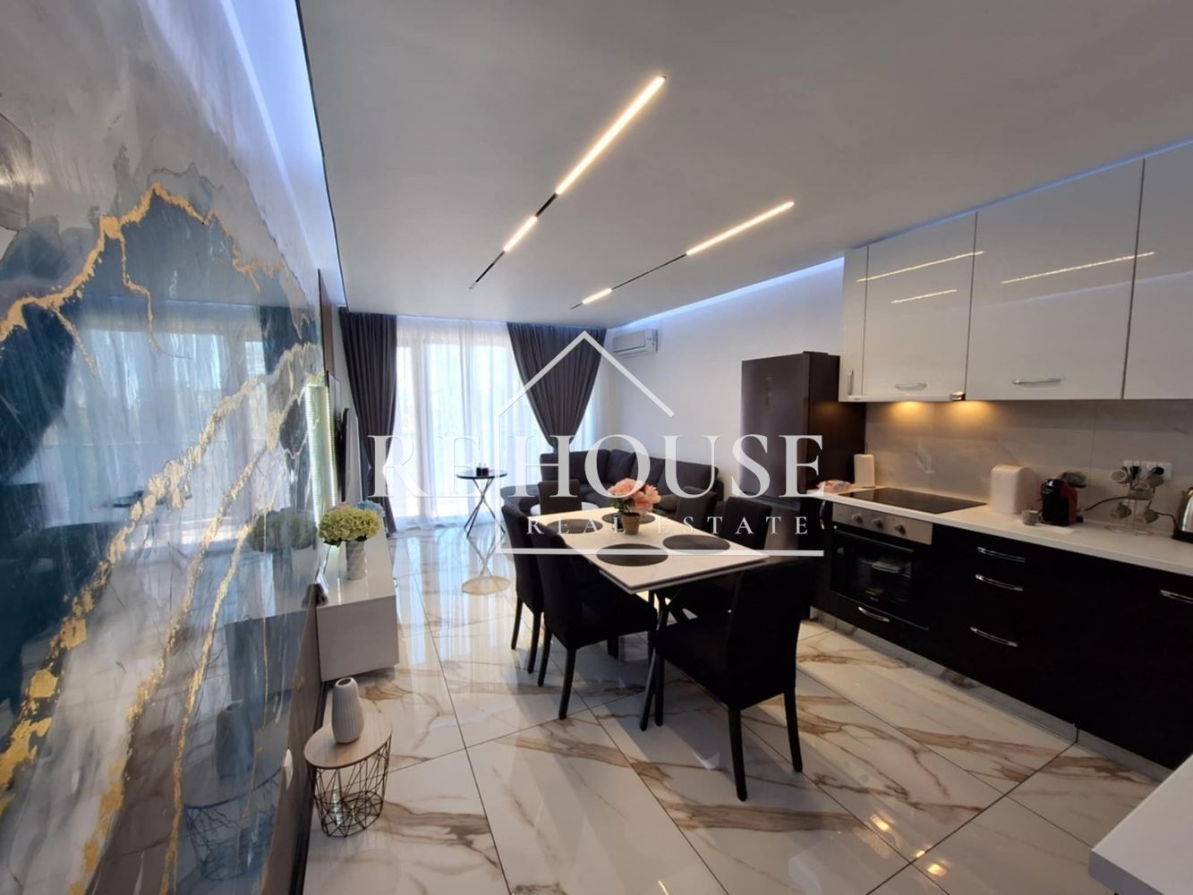 ТРИСТАЕН ЧИСТО НОВ АПАРТАМЕНТ В ЗАТВОРЕН КОМПЛЕКС - 0