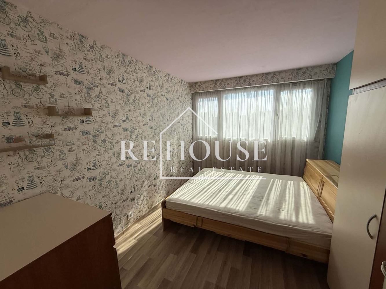 ДВУСТАЕН АПАРТАМЕНТ В РАЙОНА НА КВ.ЛЕВСКИ - 0