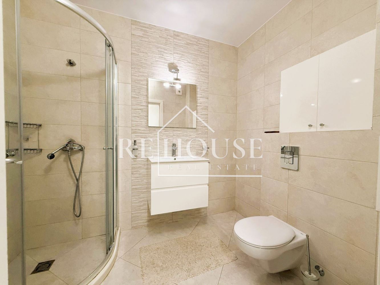 ДВУСТАЕН НАПЪЛНО ОБЗАВЕДЕН АПАРТАМЕНТ ИДЕАЛЕН ЦЕНТЪР - 0