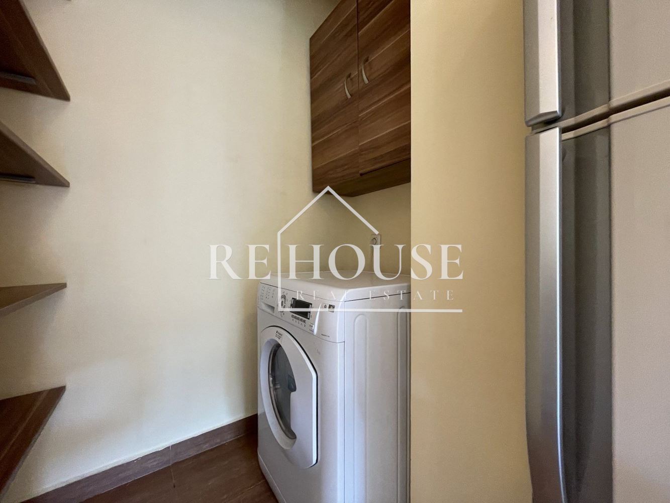 ТРИСТАЕН НАПЪЛНО ОБЗАВЕДЕН АПАРТАМЕНТ В РАЙОНА НА ОКРЪЖНА БОЛНИЦА - 0