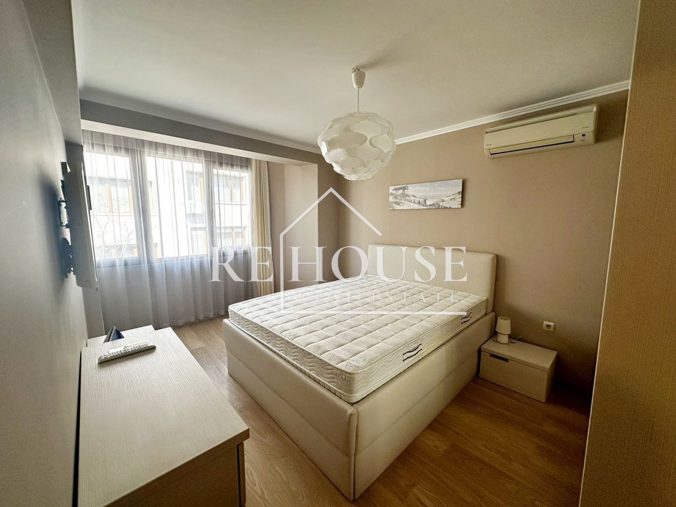 ТРИСТАЕН ОБЗАВЕДЕН АПАРТАМЕНТ В РАЙОНА НА ЛК ТРАКИЯ ДО ДЕНТАЛНИЯ ФАКУЛТЕТ - 0