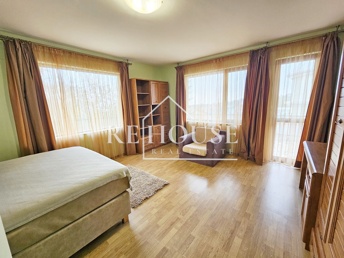 НАПЪЛНО ОБЗАВЕДЕНА КЪЩА ПОД НАЕМ - 0