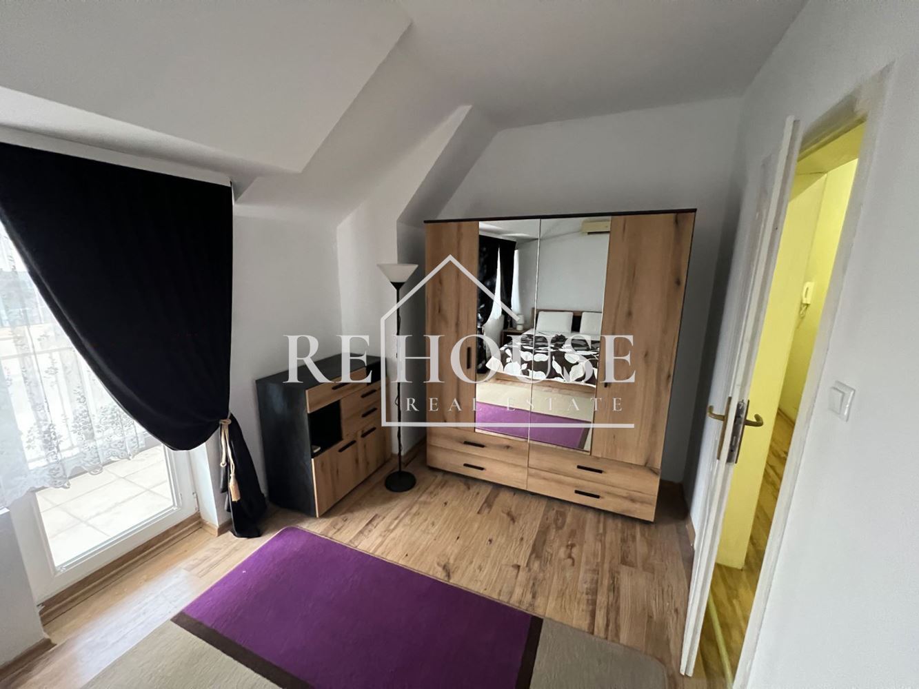 ДВУСТАЕН НАПЪЛНО ОБЗАВЕДЕН АПАРТАМЕНТ В РАЙОНА НА ЛЕВСКИ - 0