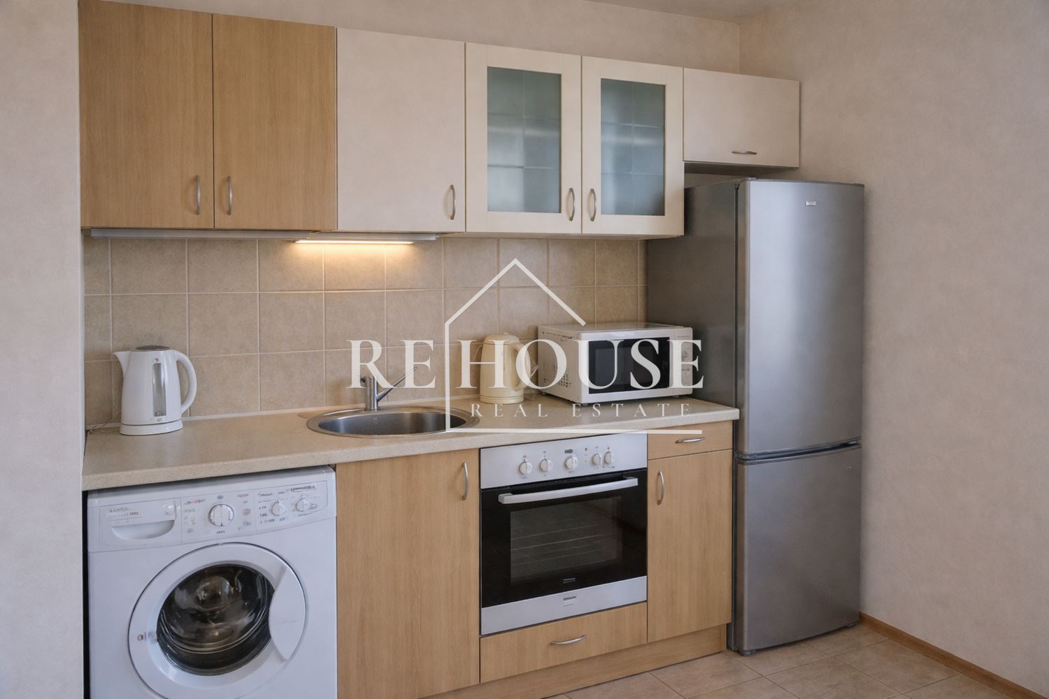 ТРИСТАЕН ОБЗАВЕДЕН АПАРТАМЕНТ В КВ.ЛЕВСКИ - 0