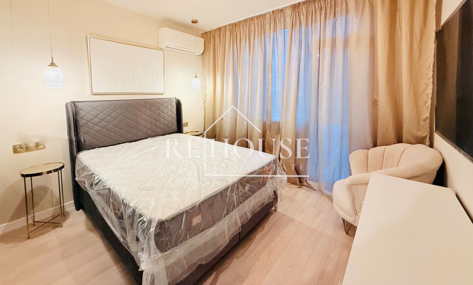 ДВУСТАЕН НАПЪЛНО ОБЗАВЕДЕН АПАРТАМЕНТ В РАЙОНА НА ИДЕАЛЕН ЦЕНТЪР ВАРНА - 0