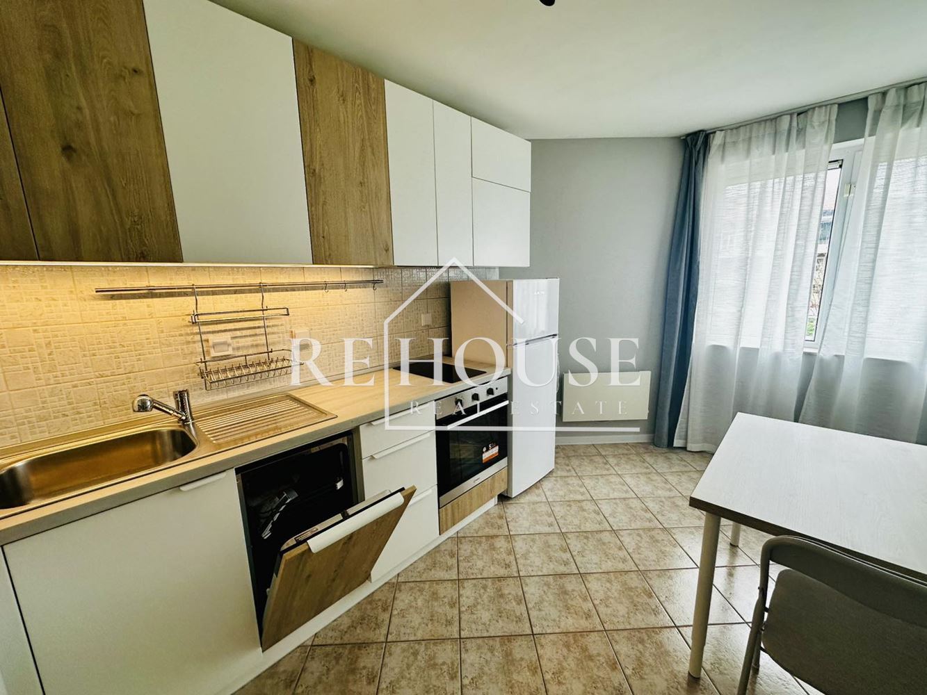 2-стаен - Варна, Окръжна болница - 0