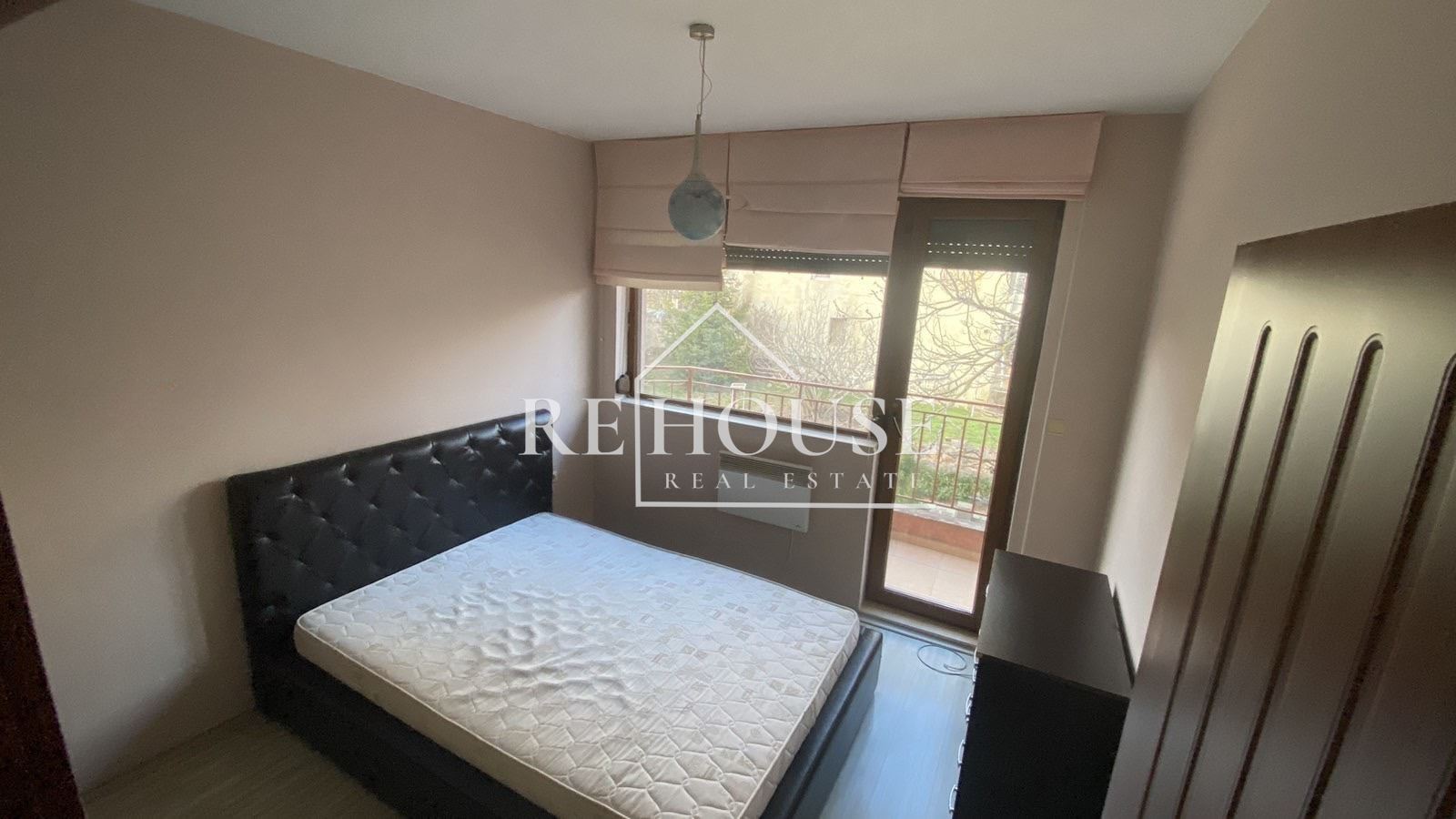 ДВУСТАЕН НАПЪЛНО ОБЗАВЕДЕН АПАРТАМЕНТ В РАЙОНА НА ЦВЕТЕН КВАРТАЛ - 0