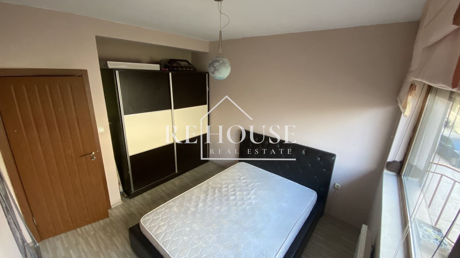 ДВУСТАЕН НАПЪЛНО ОБЗАВЕДЕН АПАРТАМЕНТ В РАЙОНА НА ЦВЕТЕН КВАРТАЛ - 0